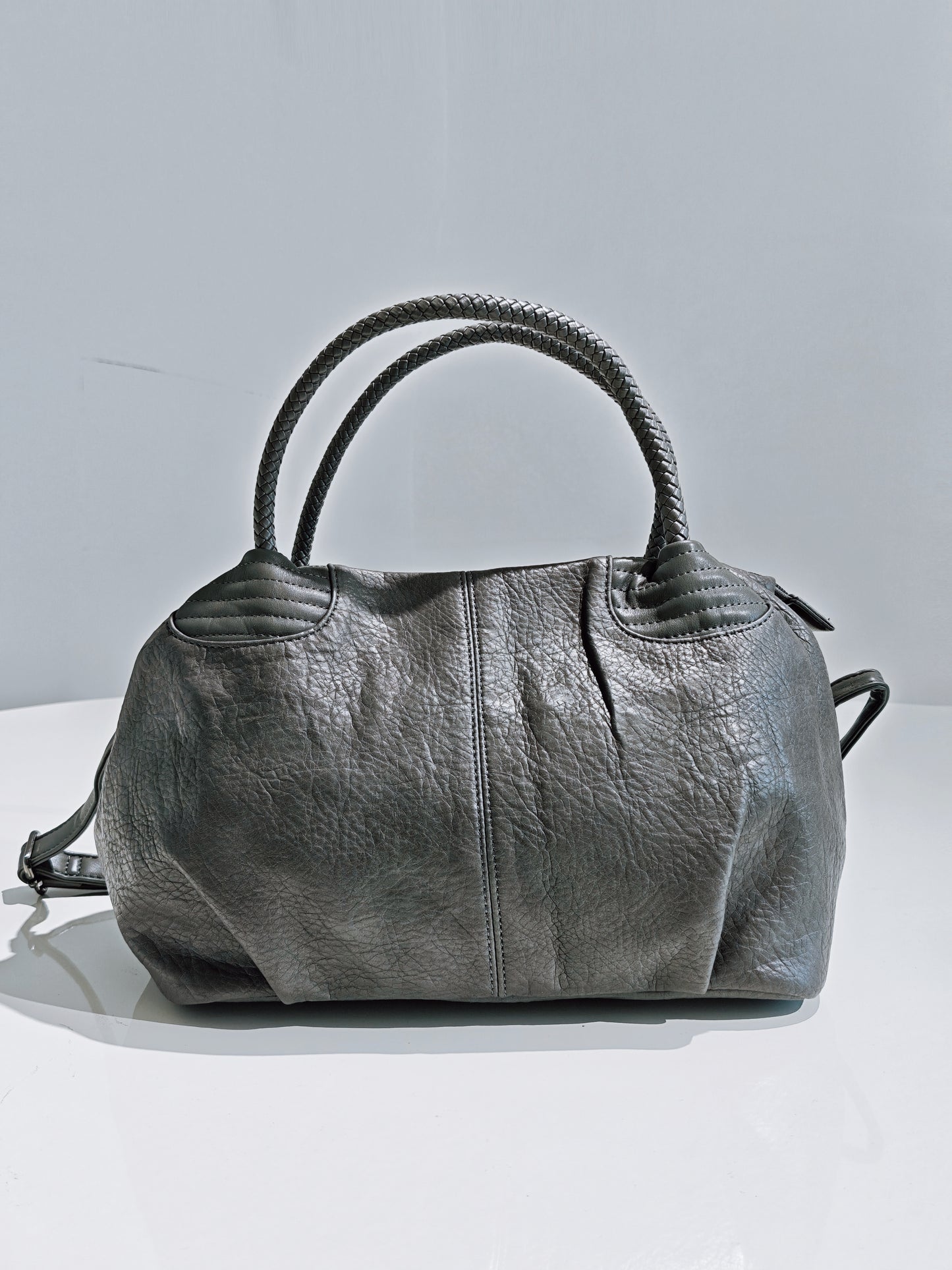 Borsa a Mano in Pella Marrone Scamosciata con Manici Intrecciati - Elegante e Pratica