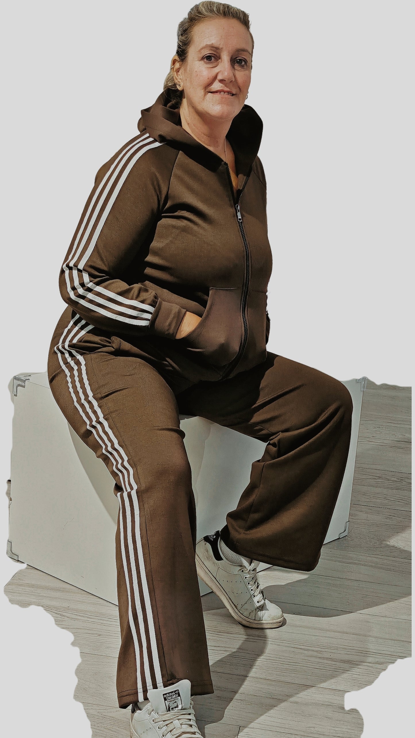  Tuta Sportiva Donna Marrone con Cappuccio e Strisce Bianche