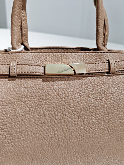 Borsa a Tracolla con Fibbia Dorata - Elegante e Funzionale