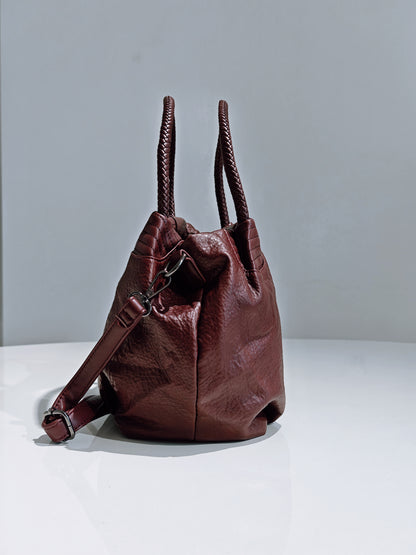 Borsa a Mano in Pella Marrone Scamosciata con Manici Intrecciati - Elegante e Pratica